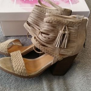 NOT RATED BRAND ROSELLA SANDALS